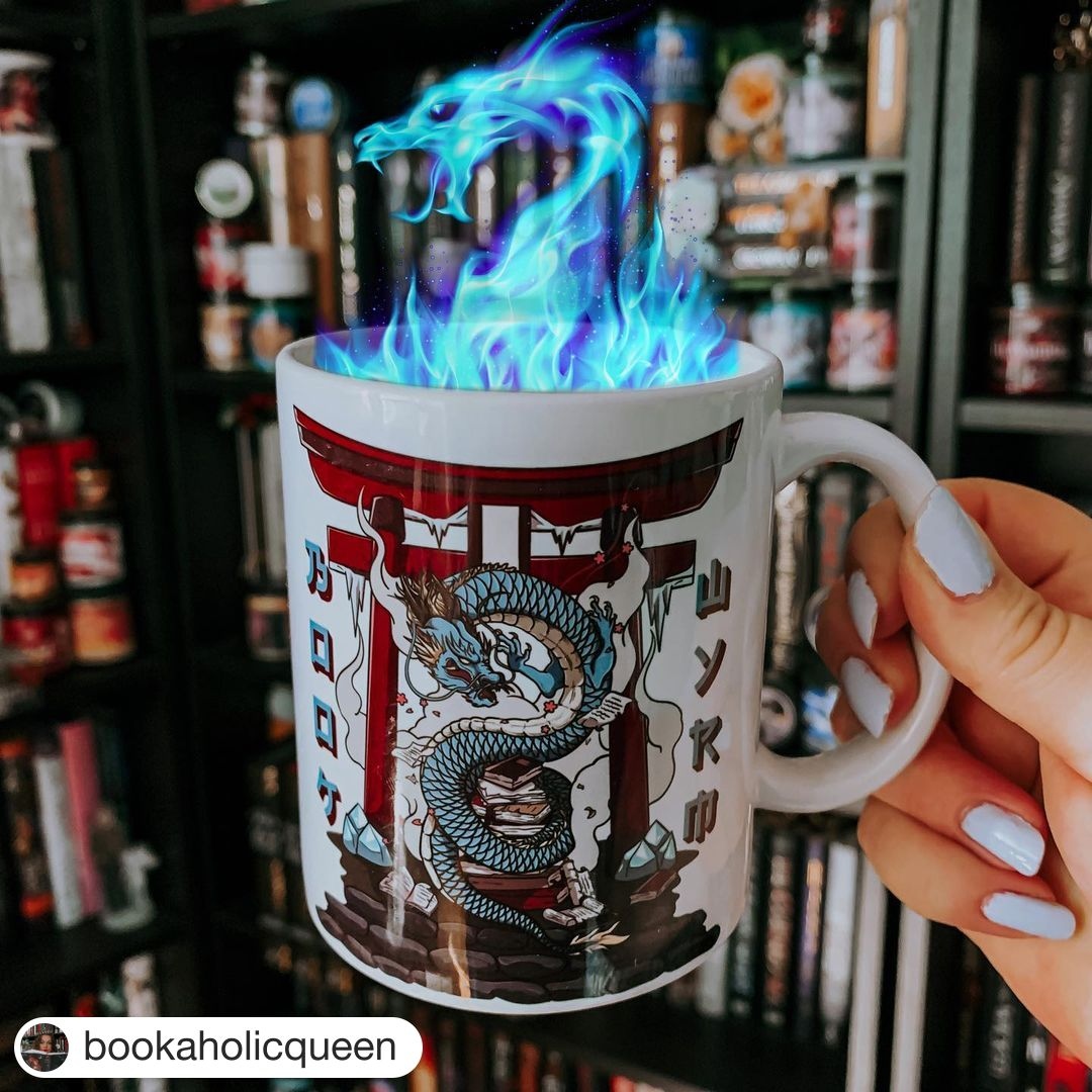 EmergentRealms's tweet photo. 📷 via @bookaholicqueen via IG
Looking for a fantasy themed mug to get you through your work day? We have you covered!
Use Code QUEEN10 to save!
https://t.co/xzQB33v4AK
#bookswag #bookishmerch #bookishmug #bookdragon https://t.co/MBcaEIgCd6