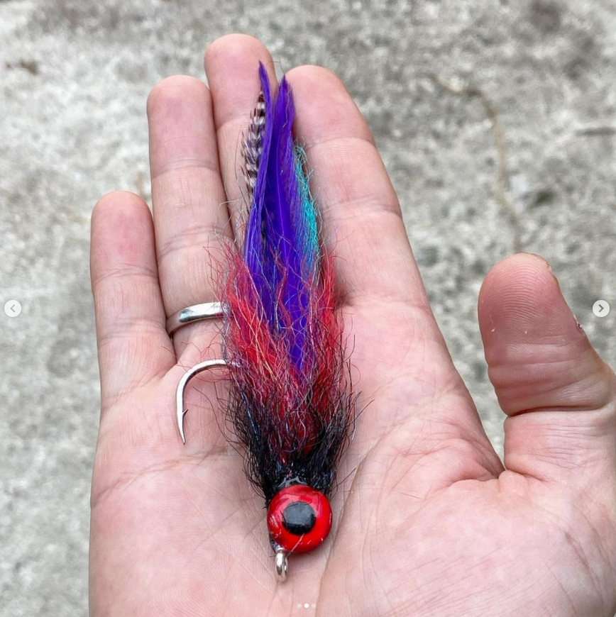 FarmsWhiting's tweet photo. Looks like a great time and a lot of fun
@bamboobroz
Fly &amp; Victim Mega Special: the GT Parrot vs. 2 angry GTs. Tying flies for reef fishing that last is crucial for success.

.
.
#flytyingaddict #gtparrot #gtflies #gtonthefly #geet https://t.co/wiqi8wZRKp