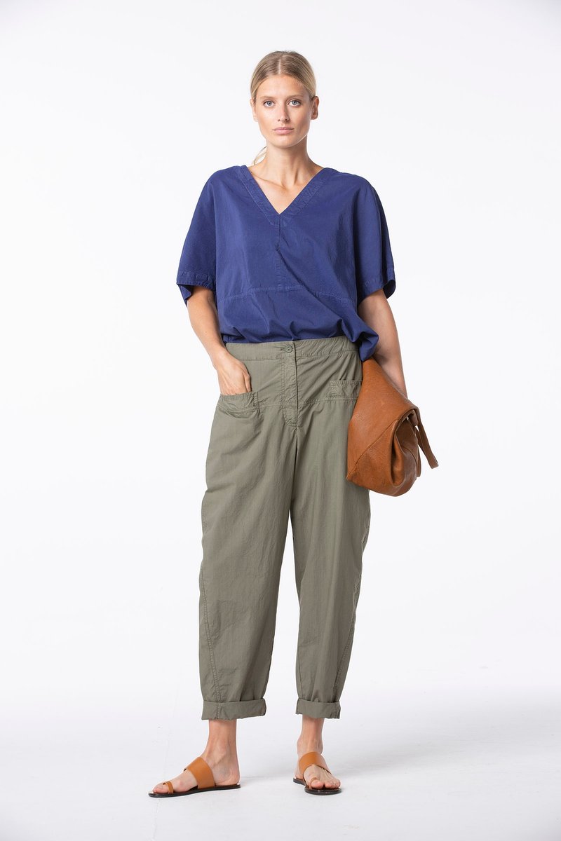 NEW IN * NEW IN * NEW IN *⁠
⁠
Trousers Steja are made from a pure cotton poplin and dyed with pigments. 
⁠
Shop OSKA® Trousers Steja / 100% Cotton⁠
,⁠
,⁠
,⁠
⁠
#OSKA #ISCHIKO #Newin #SS22 #SpringSummer22 #Sustainable #Slowfashion #SALE #Re.fashion #refashion