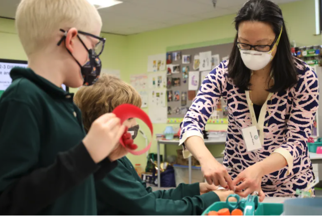 Each year, we ask families to make a commitment to our community by volunteering.  This blog includes one parent volunteer’s recent experience and tips for engaging at Aspen Academy.ow.ly/qpTk50HZ4Zg