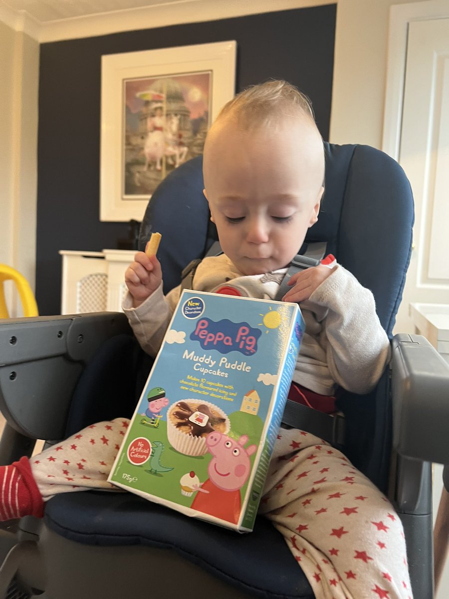 claire_good's tweet photo. Lovely morning making Peppa Pig cakes with my little sous chef Nicholas 💙🐷🧁 #PeppaPig #Cakes #Symingtons #MuddyPuddleCakes #Peppa #PercyPig https://t.co/1UPmtagzik