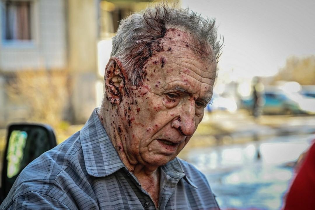 Foto de <a href="/ArisMessinis/">Aris Messinis</a> en el pueblo de Chuguiv después del ataque de Rusia a Ucrania. El único medio de vencer en una guerra es evitarla.
#StopWar