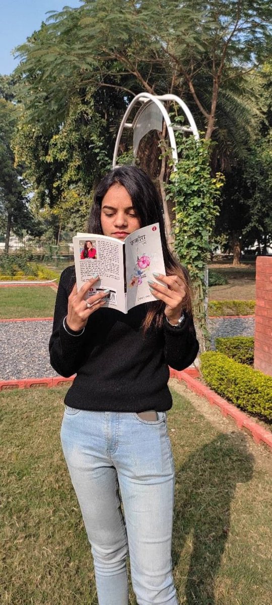 R_Publishers's tweet photo. लेखिका पूर्णा रचित काव्य संग्रह "मैं फ़कीरा" के साथ एक सम्मानित  पाठक Irshna Singh. तस्वीर साझा करने हेतु इनका शुक्रिया. . 

आप सभी यहाँ से प्राप्त करें : 

पेपरबैक : https://t.co/o9F6lbt9XQ

ईबुक : https://t.co/XbiZt4XyEN

--

#HindiBooks #Books https://t.co/6iCRaocjFP
