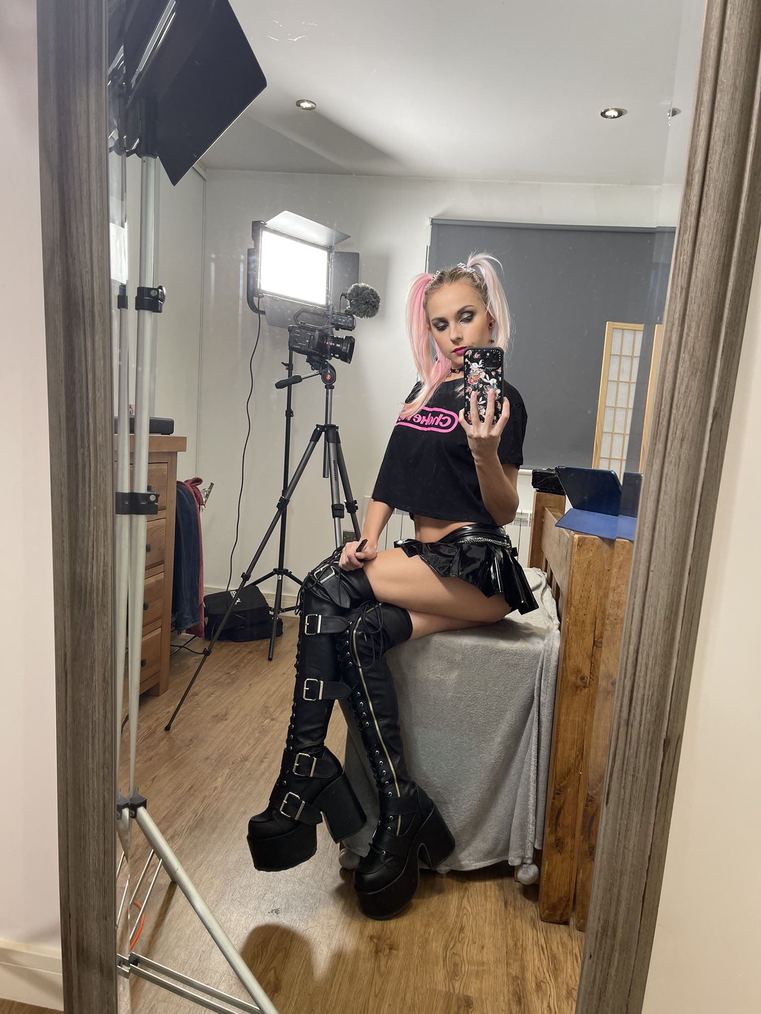 TW Pornstars - Chloe Toy. Twitter. Back shooting content for my site