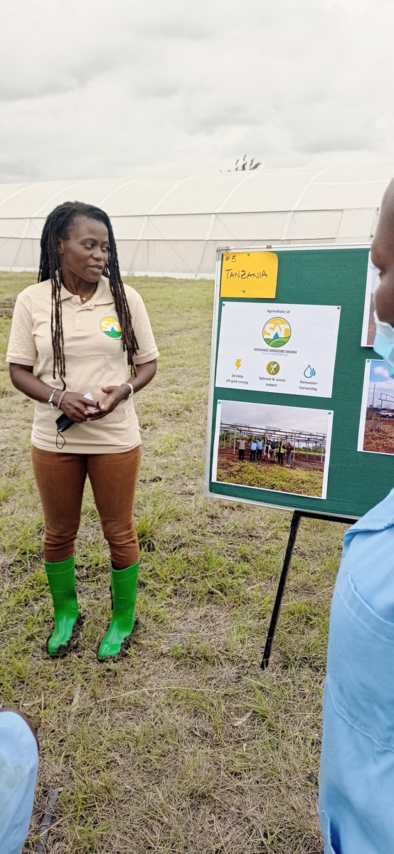 Representing #Tanzania. Janet from our partners <a href="/KilimoHai/">SAT</a> presenting their fully off-grid #Agrivoltaic system which has had great success with Inter-cropping peppers and onions.