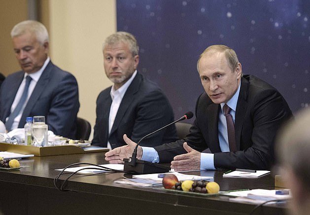AdvoBarryRoux's tweet photo. Chelsea football club's Russian owner Roman Abramovich has reportedly barred from living in Britain ever again with his numerous assets to be frozen by the UK government in response to Russia's invasion of Ukraine due to his links with Russian government. #worldwar3 https://t.co/NGhfbDlrBx