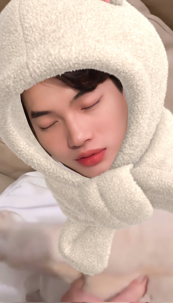 metawinbrides's tweet photo. si gemes lagi bobo😴

#winmetawin https://t.co/KZNFax8Sla