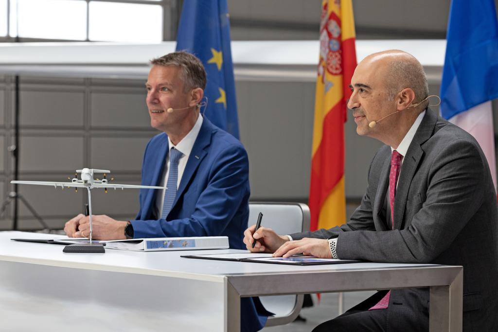 JeanBriceDumont's tweet photo. Thrilled by the signature of the Eurodrone program with our 3 partners , a major step for a stronger Europe of Aerospace and Defence, poised to be a success thanks to the commitment of our teams to serve our customers. #Eurodrone #WeAreOne https://t.co/MKmvMKjwZd