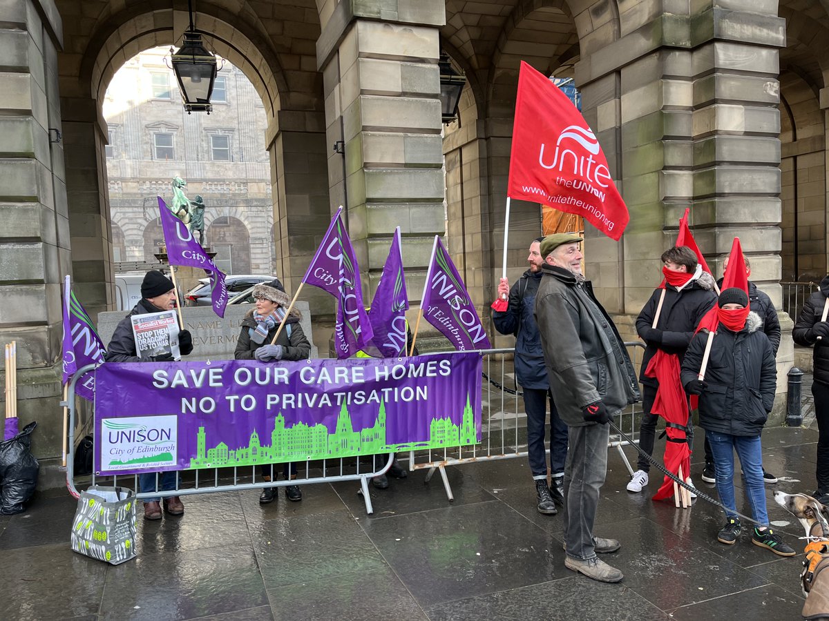 Protesting in the snow as Edinburgh City Council meets to set its budget for the next year #saveourcarehomes <a href="/UniteCECbranch/">Unite CEC Branch</a> <a href="/unisonedin/">UNISON Edinburgh</a> <a href="/EISUnion/">EIS</a>