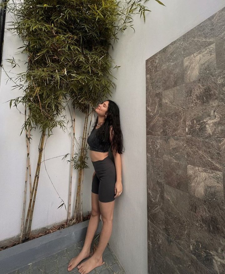 justanji_'s tweet photo. Anji looks so sexy and expensive 🔥💛 https://t.co/aETYPo4G0m