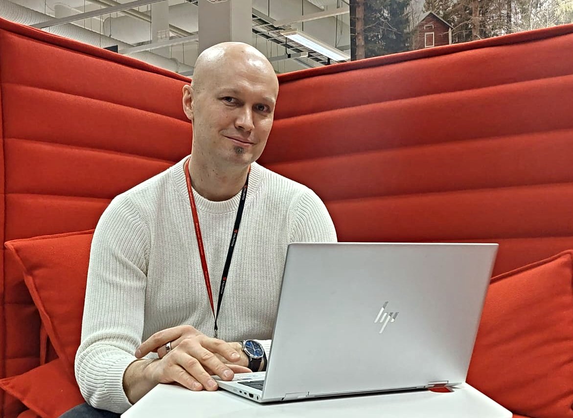 ”Digipalveluiden tehtävänä on tuoda työpöytäautomaatioita, robotiikkaa sekä tekoälyratkaisuja asiakkaidemme ja henkilökuntamme hyödyksi", kertoo Monetran digijohtaja Kimmo Siponen. Lue lisää blogistamme: 
monetra.fi/digistrategial…

#digitalisaatio #automatiikka #robotiikka