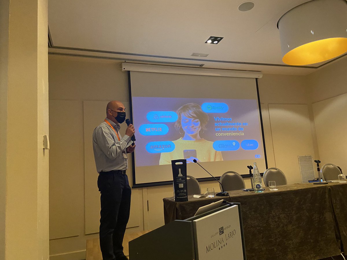 PedroPMerino's tweet image. Llegamos a la zona #startupmoment y en primer lugar nos habla Arnaus Vaissiere de Octopia @Cdiscount con su solución completa para marketplace #ecommercetourmalaga