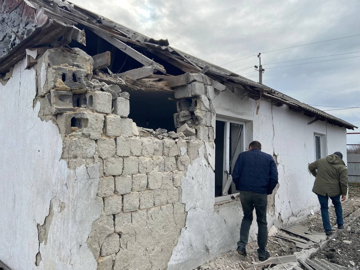 Горловка днр. Озеряновка Донецкая область. Обстрел домов в Донецке 2014