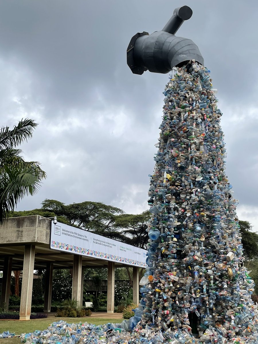 Mehjabeen_a's tweet photo. Gearing up for the UN Environment Assembly at the UN in Nairobi. This is such a great installation illustrating what we’re doing to the environment through our consumption of single use plastic! Act #ForNature @UNEP_Africa @OfficeofDirect1 https://t.co/Dam2kDS8KH