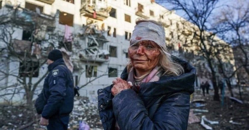 apeishmode's tweet photo. Cities in central, eastern, western #Ukraine are being bombed by #Russia https://t.co/sOIDutDDgq