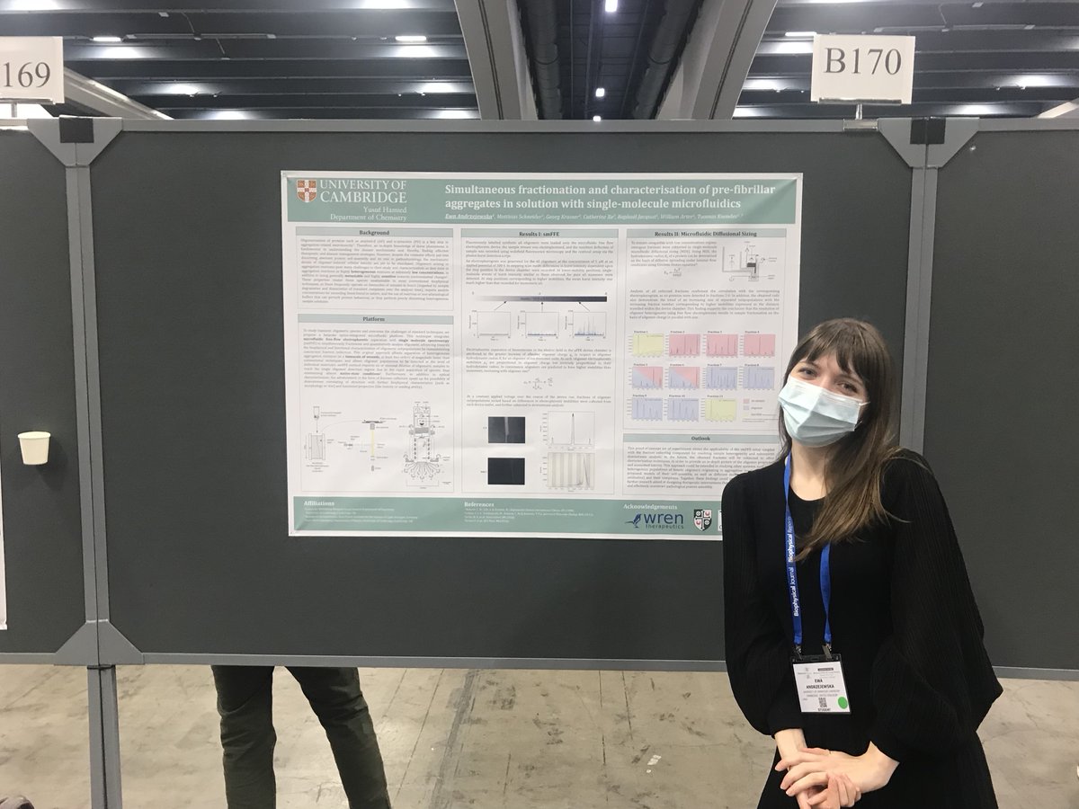 KnowlesLab Cambridge (@knowleslabcamb) on Twitter photo More from <a href="/KnowlesLab/">knowleslab</a> at #bps2022 in #SanFrancisco. <a href="/eaandrzejewska/">Ewa Andrzejewska</a> <a href="/mus_greta/">Greta Šneiderienė</a>, Alyssa & <a href="/TimWelsh_/">Tim Welsh</a> presenting posters on pre-fibrilliar protein #aggregates and single-molecules studies, oligomer-membrane interactions, microfluidic spray-deposition & #biomolecular condensates. More from <a href="/KnowlesLab/">knowleslab</a> at #bps2022 in #SanFrancisco. <a href="/eaandrzejewska/">Ewa Andrzejewska</a> <a href="/mus_greta/">Greta Šneiderienė</a>, Alyssa & <a href="/TimWelsh_/">Tim Welsh</a> presenting posters on pre-fibrilliar protein #aggregates and single-molecules studies, oligomer-membrane interactions, microfluidic spray-deposition & #biomolecular condensates.