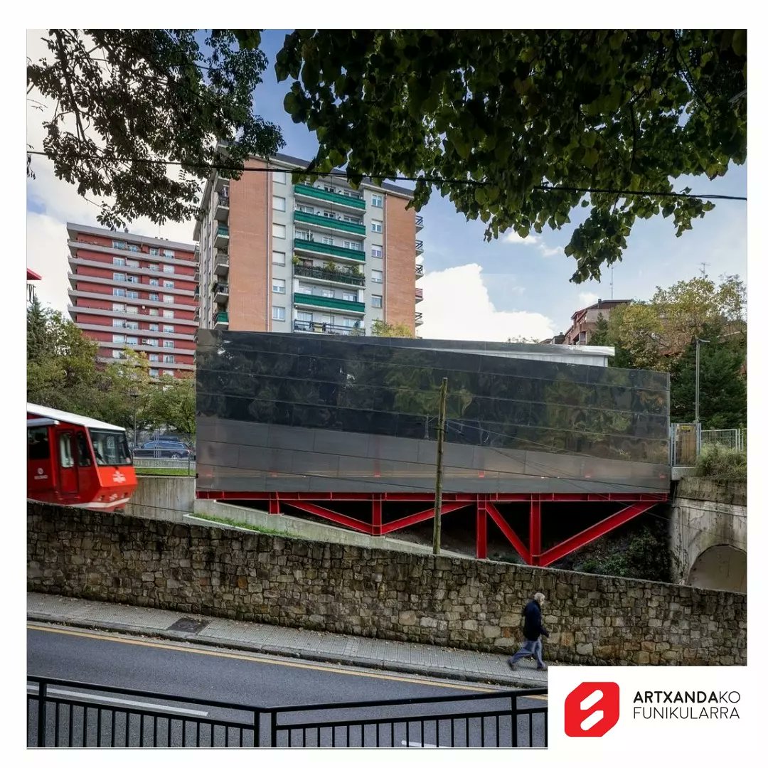 Ezagutzen duzu Funikularraren🅱️🚞⛩kotxera?
2020urtean inauguratu zen ⚙🛠mantentze lanak segurtasunez egiteko.🌳naturaren eta funtzionaltasunaren ✅ ⚖ lortzen du, zuhaitzen isladak berarengan ia desagertzea lortzen dutelarik.👀 Ikus dezakezu?
<a href="/teoarkitektura/">teo arkitektura</a>
📷 @biderbost_photo