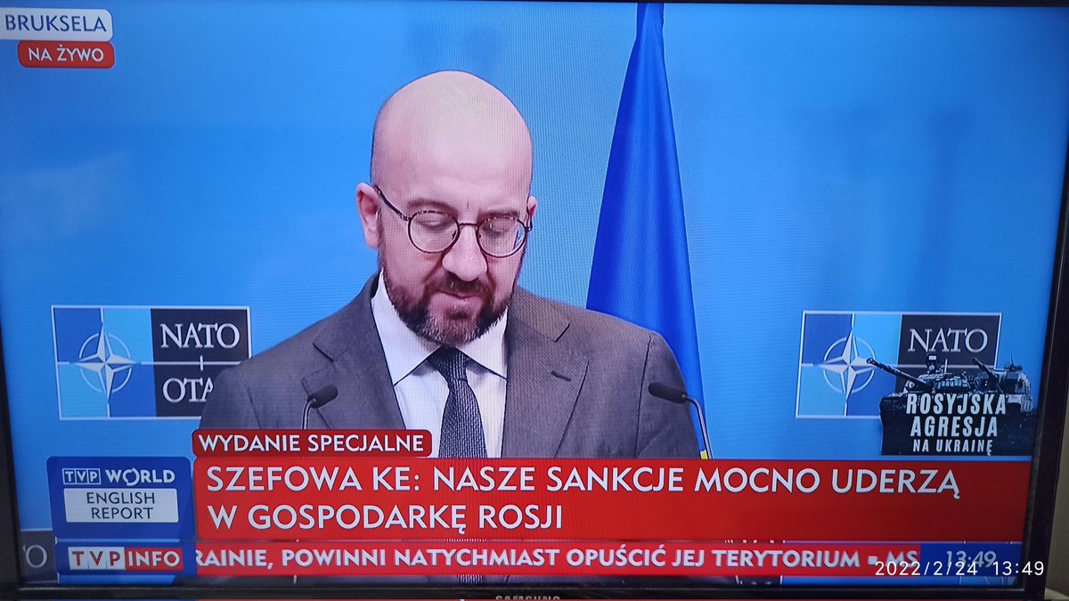 FactaNotoria's tweet photo. Putin zaatakował w nocy, jest 13:49 a Europa nadal tylko straszy że sankcje mocno uderzą w gospodarkę Rosji. 
Kolejne czcze gadanie! Putin robi co chce śmiejąc się światu w twarz a liczba ofiar rośnie! Nie daj Boże byśmy byli drugą Ukrainą, bo już po nas! 
#PrayForUkraine https://t.co/xzDipMH5Ka