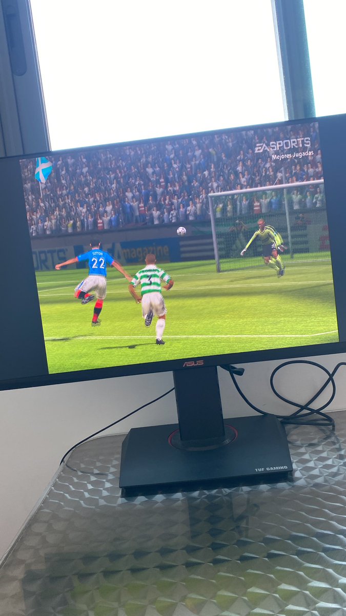 FutTiti's tweet photo. Que vicio llevo al modo carrera de #FIFA2005 🤣 es súper divertido, para mí es uno de los que mejor ha envejecido. https://t.co/Gcs1WsiHQB
