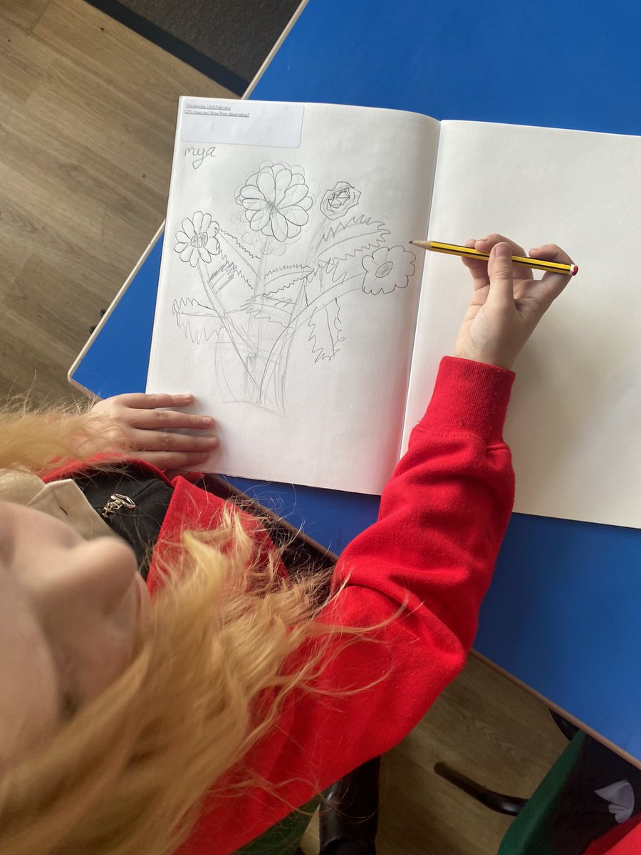 HIAMissSimon's tweet photo. Yesterday 2SI drew some flowers from observation! The children said they enjoyed being creative and that art makes them feel calm, happy and relaxed! 🎨 ✍️  and of course took some flowers home! 😅🌸@Humboinfants @HIA_Arts @HIAMrSmith @HIAMrsBorthwick https://t.co/9tr7xibUj5