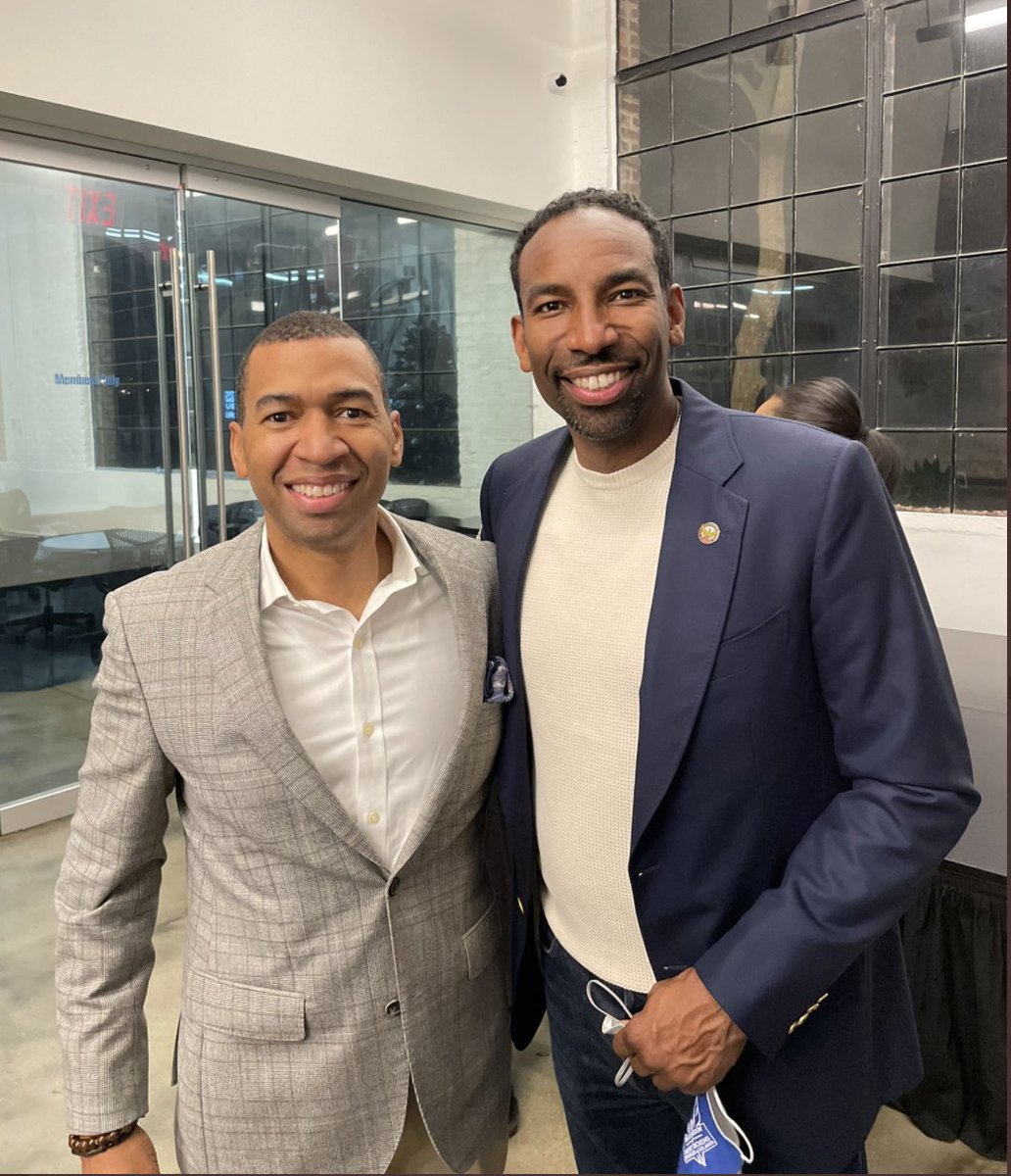 CourtneyLTeague's tweet image. Today I would like to honor Mayor @stevenlouisreed  and Mayor @Andreforatlanta! #blackhistory #politicalfigures #hometown #atlantaresident