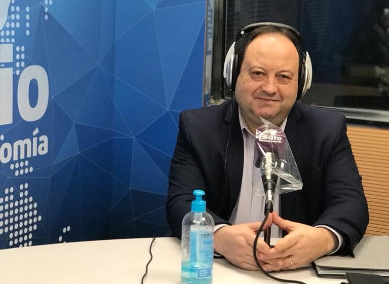 IntercafeRadio's tweet photo. 🎙#PODCAST Hoy #24F con: 
▶️@PacoCamps_ ex pte de #GeneralitatValenciana
▶️Dionisio Canales, socio dtor de #AsesoríaCanales y vicepte de @LibertadVCF
▶️@ToniMillag de #InmobiliariaAbril y pte de Asoc Comercio, Empresarios y Autónomos de Alfafar #ACEAL
📻https://t.co/8O8roq3vt1 https://t.co/uegdoaQBVJ