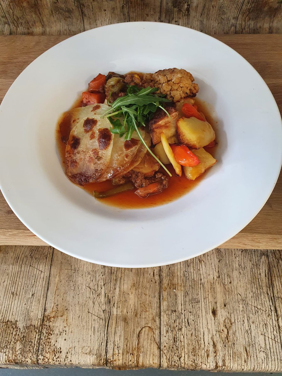 Tuscan beef with roasted tomatoes &amp; herby polenta, Quorn hot pot with roasted garlic Parmesan cauliflower on the menu in Warrington today <a href="/ItswhatwedoWELL/">DineContractCatering</a>