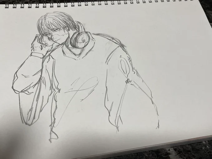 しらぴょと作業いぽちゅうに

「やばい。馬鹿だからかなきみの立ち絵でかく描きすぎた。しかも上半身しかない」

っていったやつ

どんだけでかく書いたかみてくれませんか 