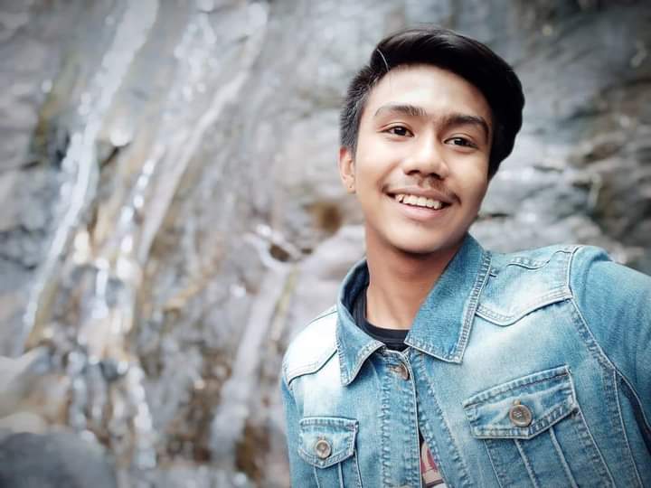 pzl_jourlm's tweet photo. 9 university students – Ye Min Kyaw, Kyaw Zaeya, Aung Myo Hein, Aye Soe Paing, Aung Myo Htwe &amp; other four girls (in reply) being abducted on last year's May-29, were illegally sentenced to NINE YEARS in PRISON with respective laws by the junta-run court, #Dawei. 

#2022Feb24Coup https://t.co/mocSHtK0Vq