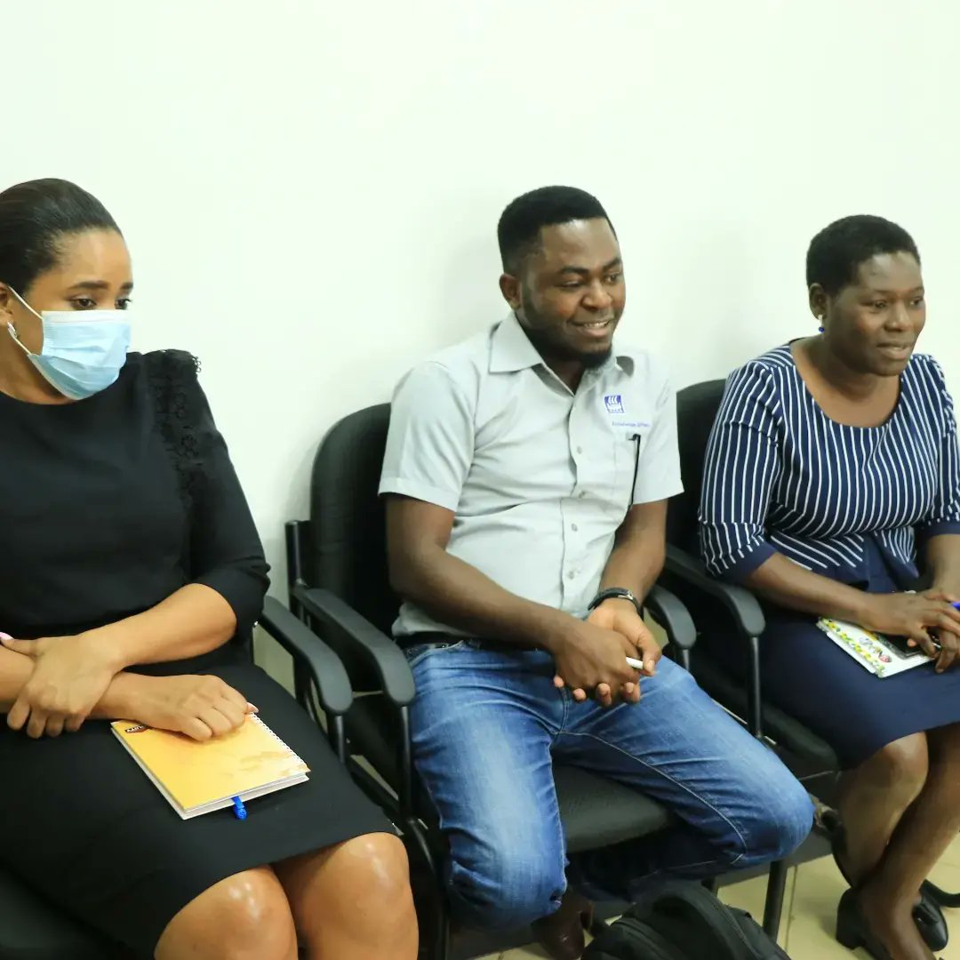 ASA_KILIMO's tweet photo. ASA KAZI INAENDELEA.

Mtendaji Mkuu wa Wakala wa Mbegu za kilimo (ASA) Dr.Sophia Kashenge akiongoza Kikao Cha Ushirikiano wa kibiashara kati ya ASA, Kampuni ya Mbolea ya Yara pamoja na Benki ya Equity katika kuunda Kilimo Biashara ili kumrahisishia Mkulima kupata Viuwatilifu. https://t.co/JR1B0ZIxAu