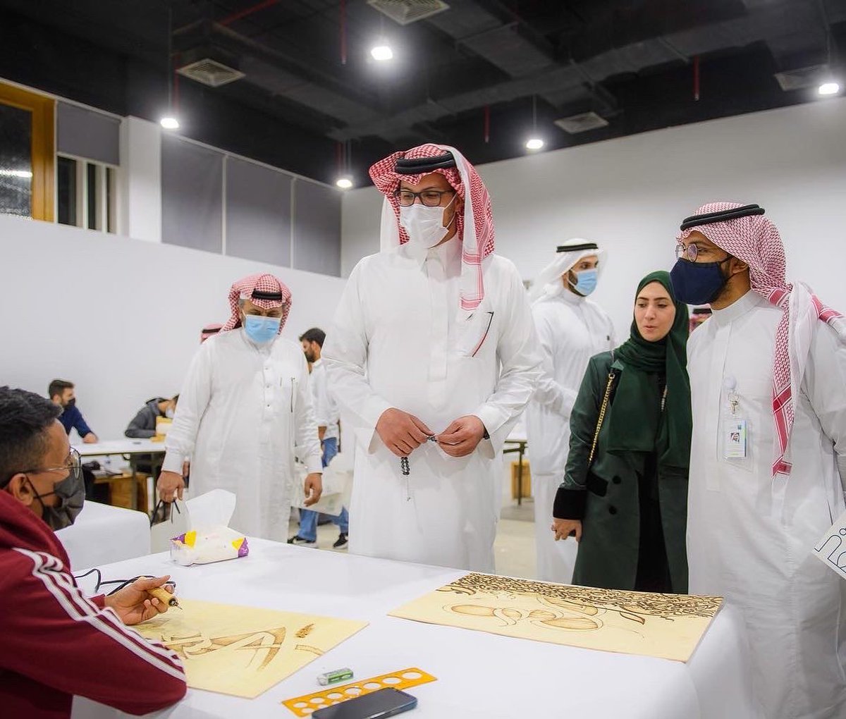 madinaartcenter's tweet photo. تشرفنا بزيارة كريمة من صاحب السمو الملكي  الأمير سعود بن خالد الفيصل- حفظه الله - نائب أمير منطقة المدينة المنورة لمركز المدينة للفنون مع وفد MITEF. #الأمير_سعود_الفيصل #مركز_المدينة_للفنون #نماء_المنورة #المدينة_المنورة https://t.co/xrj1oObimt