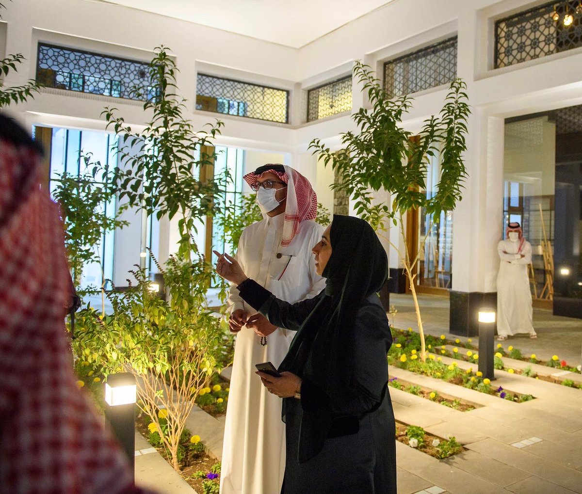 madinaartcenter's tweet photo. تشرفنا بزيارة كريمة من صاحب السمو الملكي  الأمير سعود بن خالد الفيصل- حفظه الله - نائب أمير منطقة المدينة المنورة لمركز المدينة للفنون مع وفد MITEF. #الأمير_سعود_الفيصل #مركز_المدينة_للفنون #نماء_المنورة #المدينة_المنورة https://t.co/xrj1oObimt