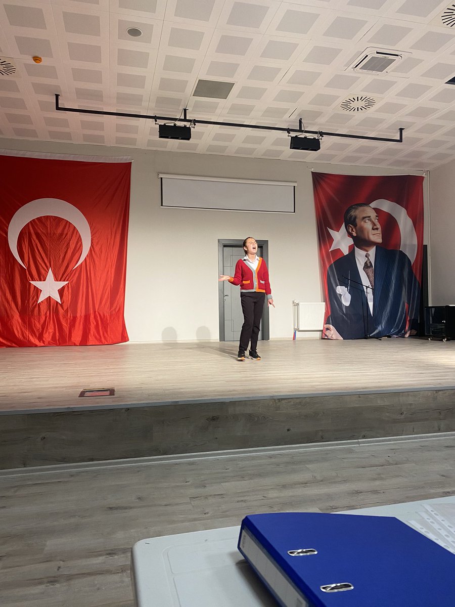 İstiklal Marşı Güzel Okuma Yarışması ortaokul kategorisinde Kınık ilçe birincisi olan öğrencimiz Filiz ŞAHAN’ı tebrik eder, emeği geçen herkese teşekkür ederiz. 
Sıradaki durak➡️İzmir
🥇🏆
<a href="/kinikmeb/">Kınık İlçe Milli Eğitim Müdürlüğü</a> 
<a href="/izmir_ilmem/">İzmir İl Milli Eğitim Müdürlüğü</a>