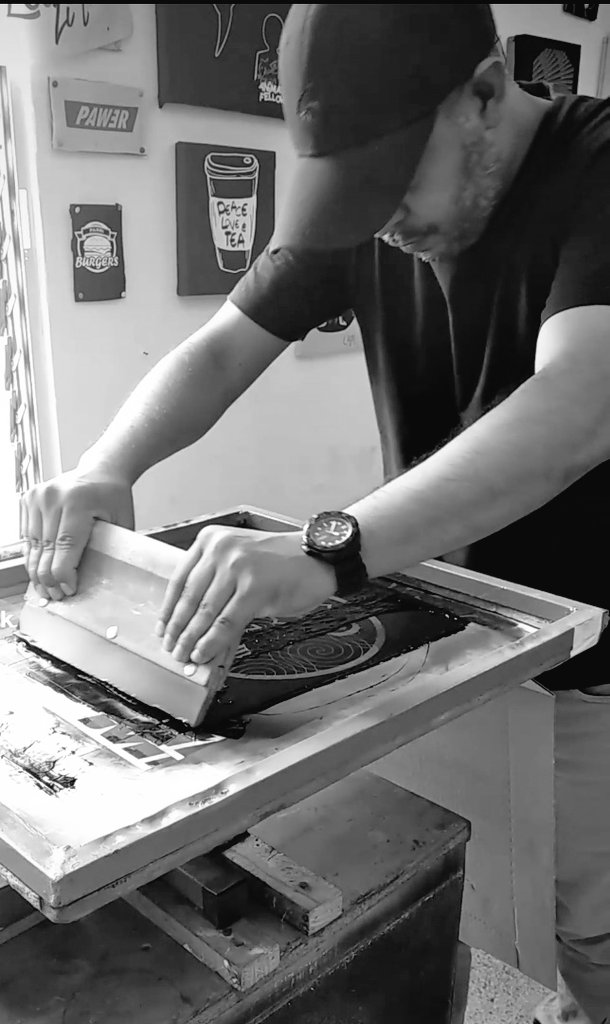 gmzjc's tweet photo. Serigrafía #screenprint https://t.co/yzKA0BwXo4