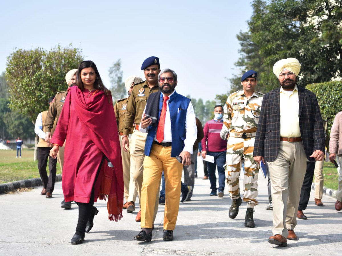 yespunjab's tweet image. CEO Punjab Dr Raju inspects strong rooms in Hoshiarpur
yespunjab.com/?p=455392
#DrSKarunaRaju #StrongRooms #SecurityProtocol #ECI #ElectionCommission #Punjab #PunjabElections #PunjabElections2022 #Hoshiarpur #YesPunjab