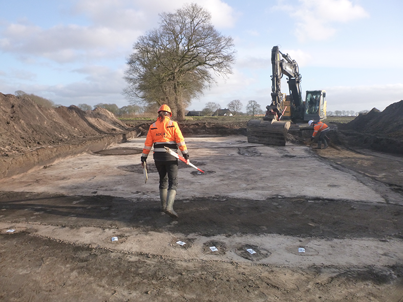 DeArcheoloog's tweet photo. #Archeologen hebben bij #opgravingen in het Overijsselse #Collendoorn (bij #Hardenberg) drie grote vuurstenen #bijlen gevonden. Deze komen uit de #Trechterbekerperiode (3400-2750 v. Chr.).
https://t.co/LP6MtraLSx https://t.co/1cmaO8nTa1