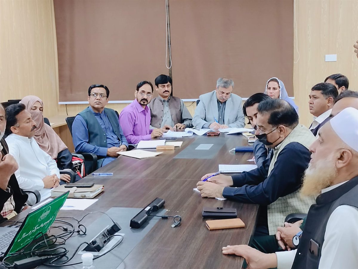 SajjidaB's tweet photo. محکمہ ہیلتھ کے زیر اہتمام ضلع خوشاب میں پولیو مہم کی تیاری کے متعلق جائزہ اجلاس کا انعقاد کیا گیا۔ 
 ایم پی اے خوشاب محترمہ ساجدہ بیگم آہیر صاحبہ اور ایڈیشنل ڈپٹی کمشنر چوہدری احسان اللہ صاحب اجلاس کی صدارت کر رہے ہیں۔
@ImranKhanPTI 
@UsmanAKBuzdar 
@dckhushab https://t.co/Yyonr9ejgT