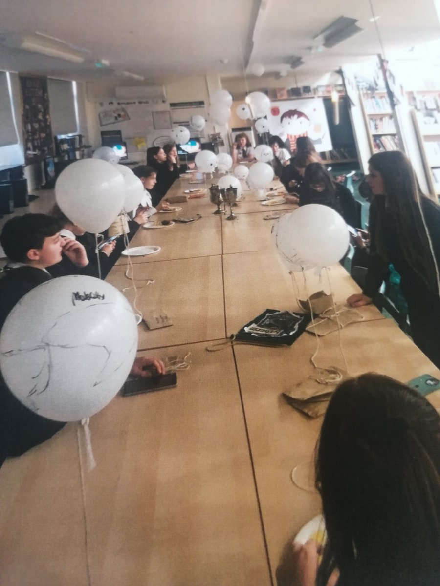 We all had a magical time at the belated Ecco Harry Potter Night. 
Floating Hedwig balloons, what's not to like?
