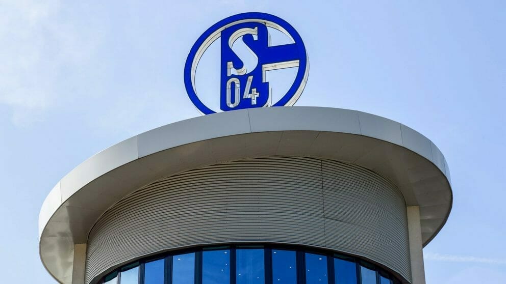 ℹ️ Following recent developments, FC Schalke 04 have decided to remove the logo of main sponsor GAZPROM from the club's shirts. It will be replaced by lettering reading ‘Schalke 04’ instead.

#S04