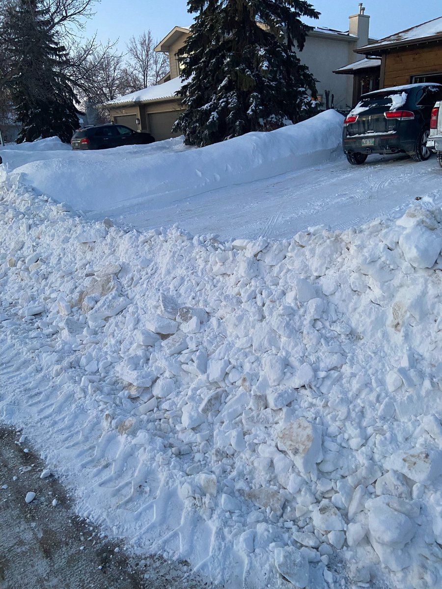 micheleolson25's tweet photo. 17 hours later and we are still waiting to hear the sound of plows on our street! Windrows still not cleared! Has our street been forgotten? People going to work in taxis!😱@Palmquist88  @cityofwinnipeg @mathieuallard https://t.co/VE0CzsjZwC