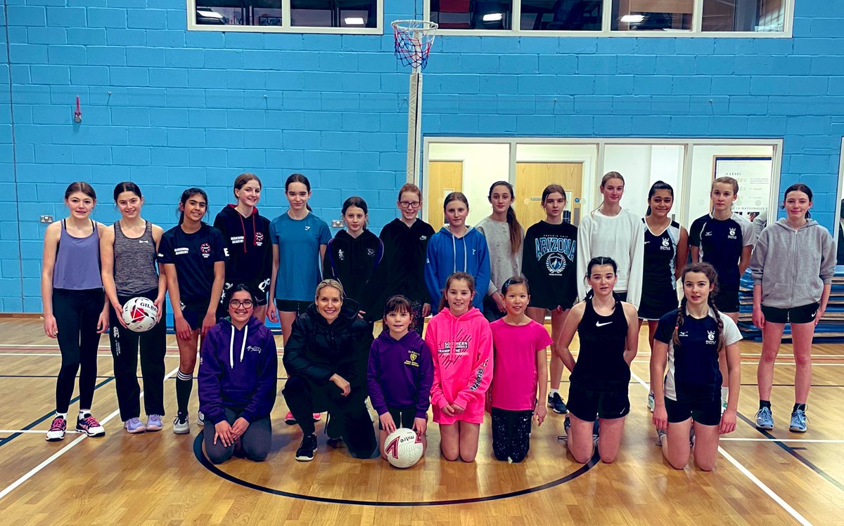 net_dev's tweet image. Thank you @tamsingreenway for leading our Masterclass today… focusing on defensive pressure looking at body position and running your feet to take the intercept! #learnfromthebest #lovenetball thank you @Marist_Sport for allowing us to use your brilliant facility!