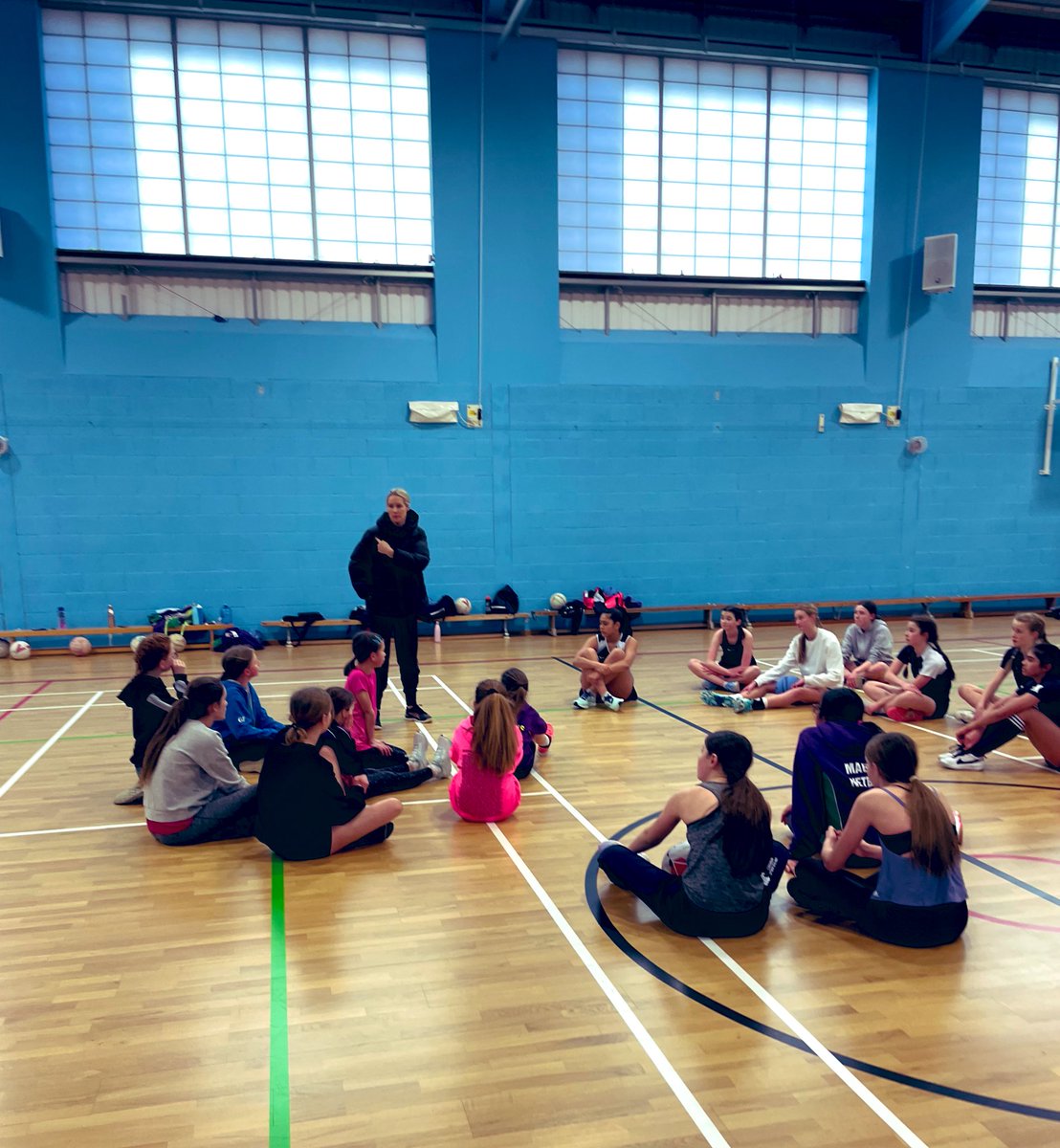 net_dev's tweet image. Thank you @tamsingreenway for leading our Masterclass today… focusing on defensive pressure looking at body position and running your feet to take the intercept! #learnfromthebest #lovenetball thank you @Marist_Sport for allowing us to use your brilliant facility!