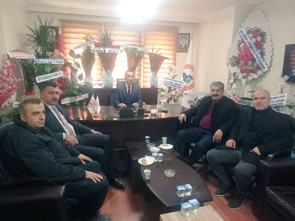 m_nurikipcak's tweet photo. Kısa bir zaman öncesinde yapılan seçimde Van Marangozlar Mobilyacılar ve Keresteciler Esnaf ve Sanatkarlar Odası Başkanlığını kazanan kıymetli dostumuz Sn. @NecmettinTopr10'a hayırlı olsun ziyaretinde bulunduk. Rabbim muzaffer kılsın inşallah, muvaffakiyetler diliyoruz..!!! https://t.co/RGN1eYFbjE