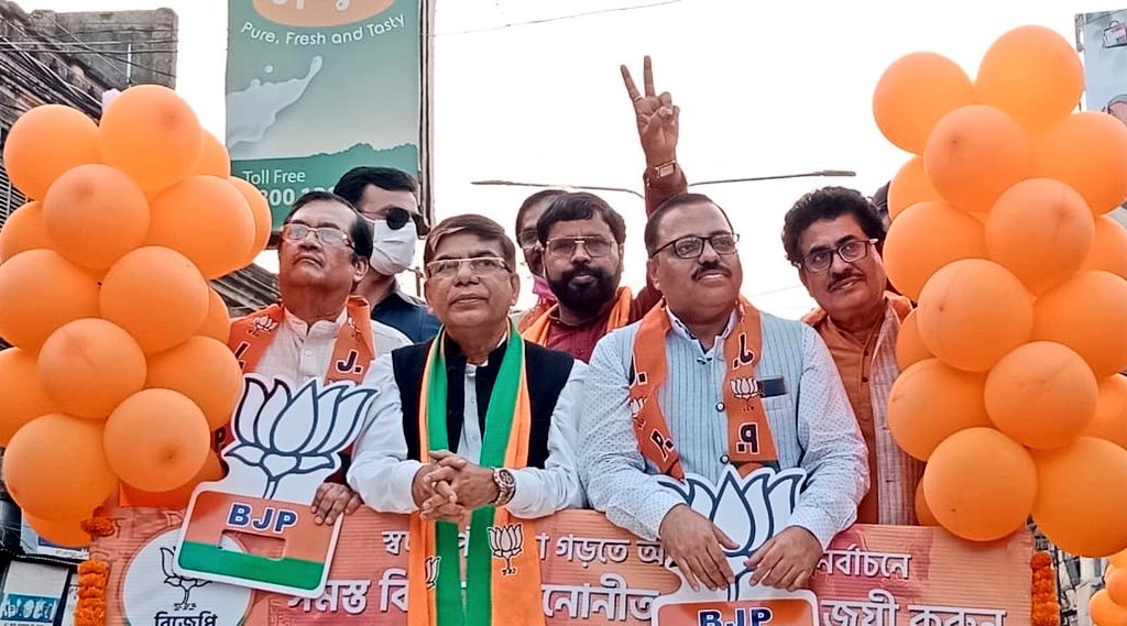 Drsubhassarkar's tweet photo. বর্ধমান পৌরসভায় ভারতীয় জনতা পার্টির প্রার্থীদের সমর্থনে নির্বাচনী প্রচারে। 
#Vote4BJP https://t.co/rZcnElwE0z