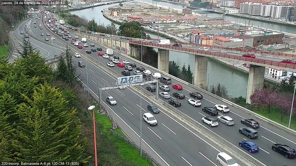 🚨 #Istripua #A8 Km 121 #Barakaldo-n Kantabriako norantzan.
Errei bat itxita eta…