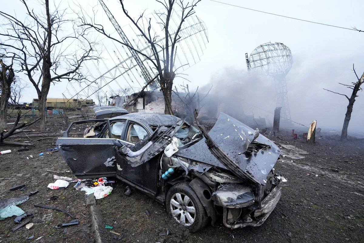 KUTV2News's tweet photo. BREAKING UPDATE: Ukraine has reported Russian forces have broken through the country's border, and dozens of troops have been killed. (Photo: Associated Press) MORE: https://t.co/850r8Y0Qt3 https://t.co/QsMg6f9aym