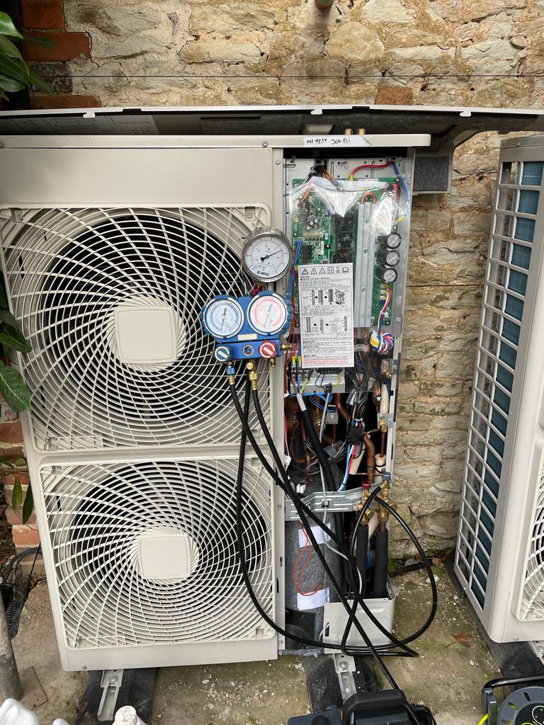 A2EServices's tweet photo. Busy end to the week as we vac two systems in a barn conversion after leaving them on leak test for many weeks. No problems found so far and we’re keeping 🤞 #airconditioning https://t.co/yf2nfaIje8