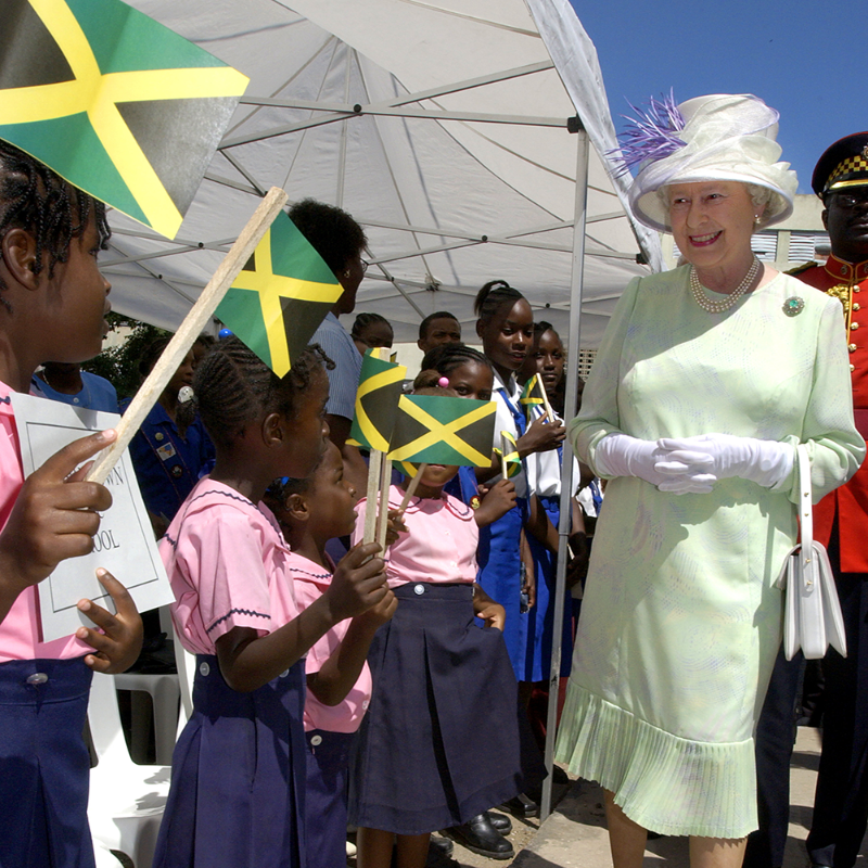 RoyalFamily's tweet photo. In this #PlatinumJubilee year, members of The Royal Family will undertake a series of Royal Tours this spring:

📍@ClarenceHouse will visit 🇮🇪
📍@KensingtonRoyal will visit 🇧🇿 🇯🇲 🇧🇸
📍The Earl and Countess of Wessex will visit 🇦🇬 🇬🇩 🇱🇨 🇻🇨
📍The Princess Royal will visit 🇵🇬