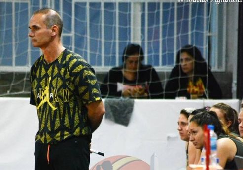 Pablo Menecier es el nuevo entrenador del femenino de Campaña de Carcarañá para un proyecto integral en la institución. El regreso de uno de los DT más exitosos de los últimos tiempos en el femenino de la Rosarina. Foto: @MatiPignanelli