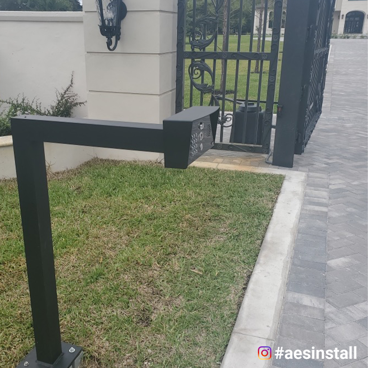 AesUsa's tweet photo. Impressive driveway in Miami, Florida newly fitted with a Praetorian Guard IP Video Intercom. Thank you @COMGSA CORP for sharing your install. Purchased from @RemoteAccessFL 

 https://t.co/1SzhSBoV0y

#AESUSA #intercom #videointercom#fence #drive #gateintercom #accesscontrol https://t.co/5foY7ZYTxk